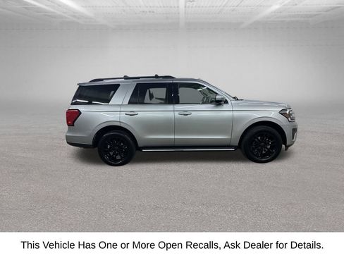 Used 2022 Ford Expedition XLT AWD/4WD image 16