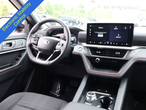 Certified 2025 Ford Explorer ST-Line w/ ST-Line Street Pack AWD/4WD image 15
