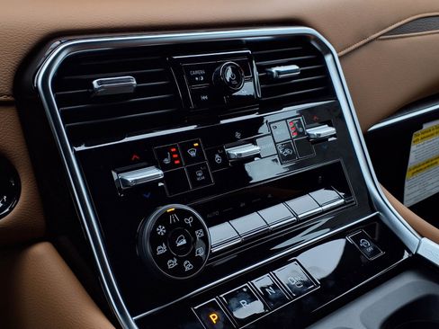 New 2026 Nissan Armada SL w/ Captain's Chari Seat Package image 17