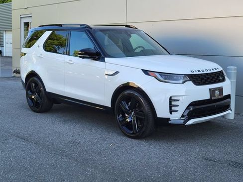 Used 2025 Land Rover Discovery Dynamic SE AWD/4WD image 12