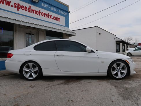 Used 2011 BMW 328i Coupe w/ Premium Pkg image 4