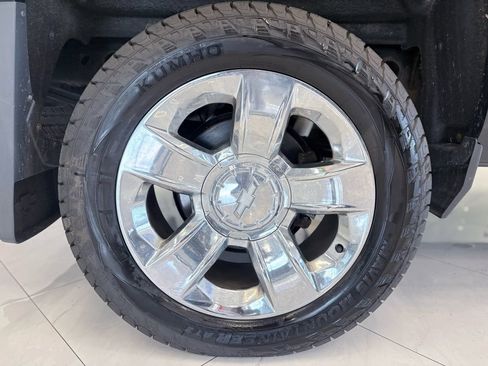Used 2017 Chevrolet Silverado 1500 LTZ Z71 w/ LTZ Plus Package AWD/4WD image 42
