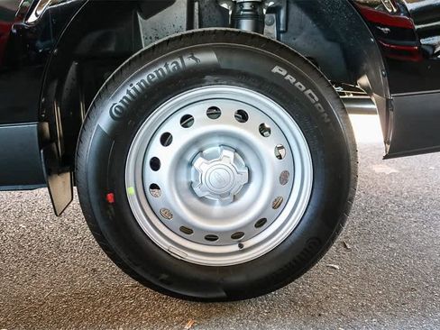 New 2025 Ford Maverick XL image 10