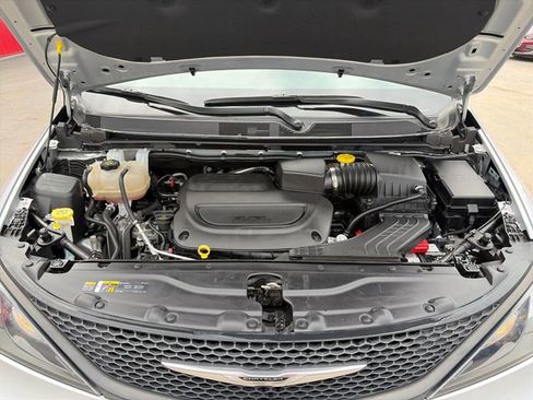 Used 2023 Chrysler Voyager LX FWD image 47