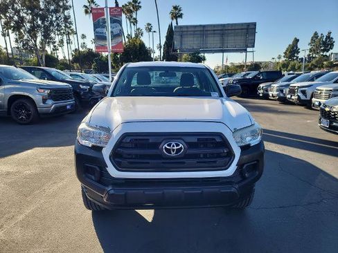 Used 2016 Toyota Tacoma SR image 3