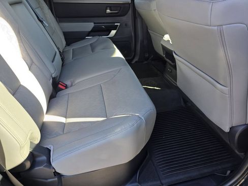 Used 2025 Toyota Tundra Limited AWD/4WD image 28