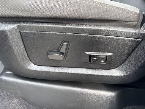 Used 2023 RAM 2500 Big Horn w/ Level 1 Equipment Group image 10