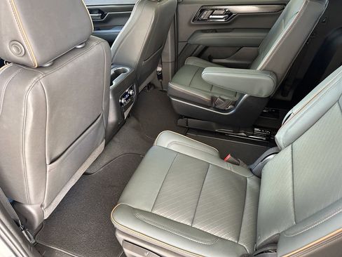 New 2026 GMC Yukon XL AT4 image 32