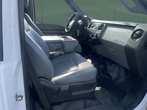 Used 2011 Ford F550 4x4 Regular Cab Super Duty w/ Payload Upgrade Pkg image 13