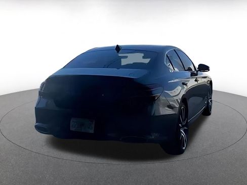 Used 2025 Genesis G70 2.5T RWD image 9