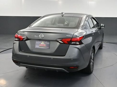 Used 2021 Nissan Versa SV image 5