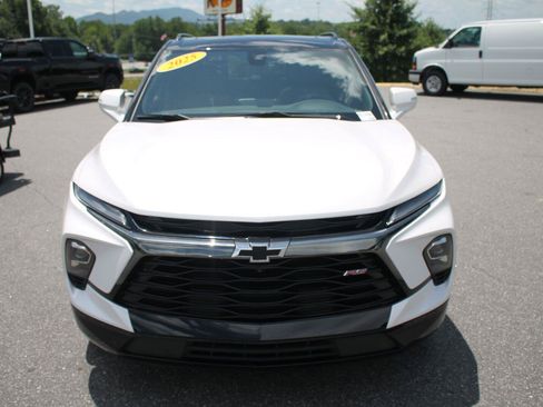 Used 2025 Chevrolet Blazer RS w/ Driver Confidence II Package AWD/4WD image 3