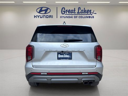Certified 2025 Hyundai Palisade SEL image 4