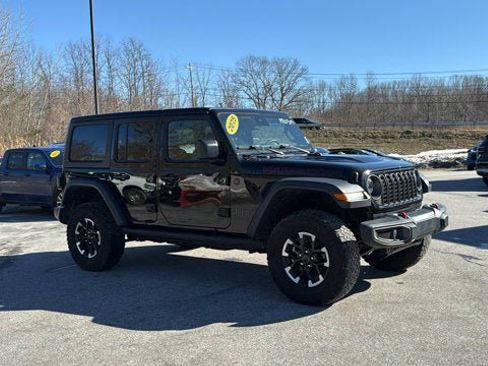 Certified 2025 Jeep Wrangler Unlimited Rubicon AWD/4WD image 2