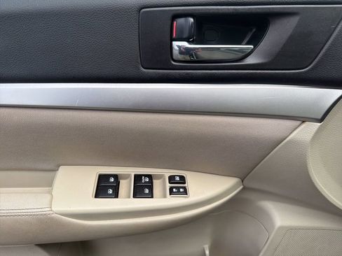 Used 2014 Subaru Outback 2.5i Premium image 12