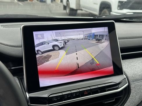 Used 2022 Jeep Compass Latitude image 9