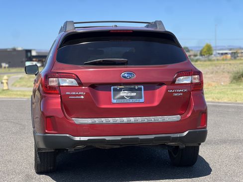 Used 2015 Subaru Outback 3.6R Limited image 6