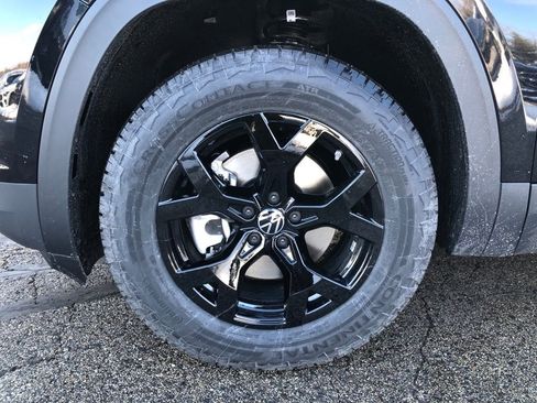 New 2026 Volkswagen Atlas Peak Edition image 9