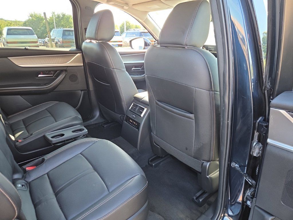 Used 2025 MAZDA CX-90 Plug-In Hybrid w/ Preferred AWD/4WD image 18