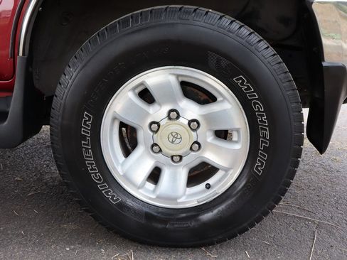 Used 1999 Toyota 4Runner SR5 AWD/4WD image 40