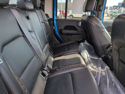 Used 2022 Jeep Gladiator Overland image 8