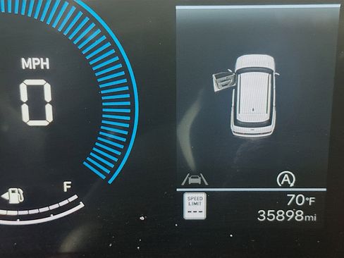 Used 2025 Hyundai Santa Fe SEL FWD image 19