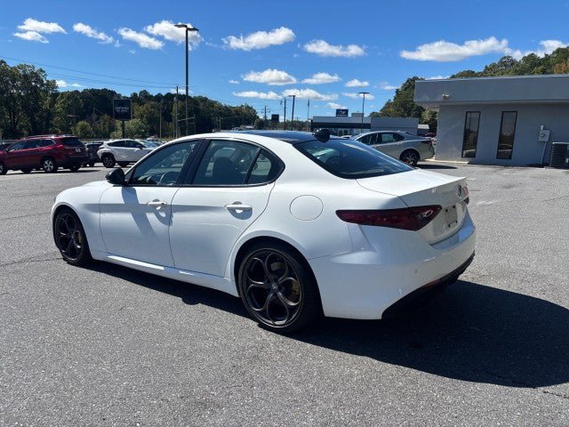 Used 2020 Alfa Romeo Giulia w/ Quick Order Package 22K Sport RWD image 5