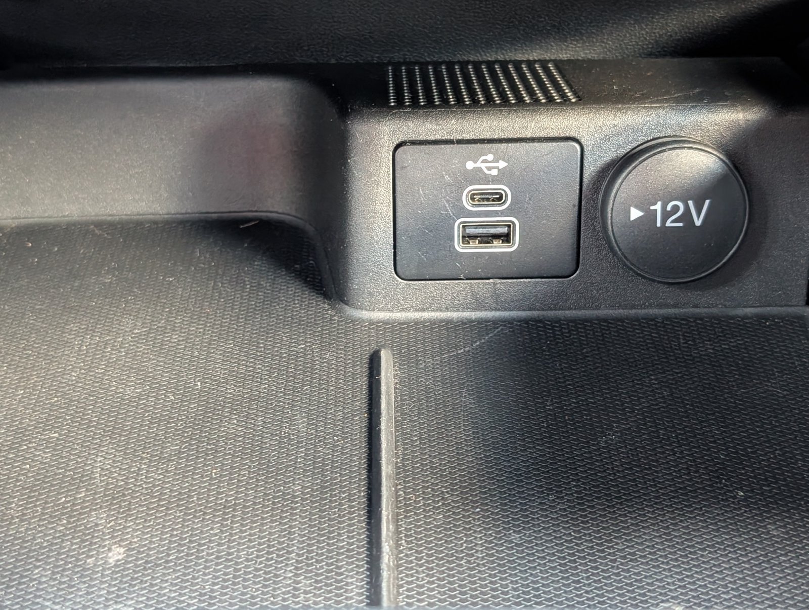 Used 2024 Ford Escape ST-Line w/ Tech Pack #1 AWD/4WD image 21