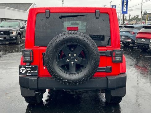 Used 2015 Jeep Wrangler Unlimited Sahara w/ Quick Order Package 24X AWD/4WD image 5