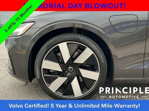 Certified 2024 Volvo S60 T8 Plus AWD/4WD image 10