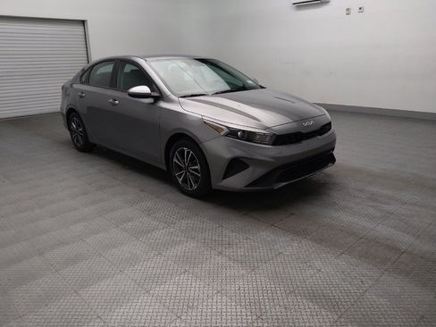 Used 2024 Kia Forte LXS FWD image 13