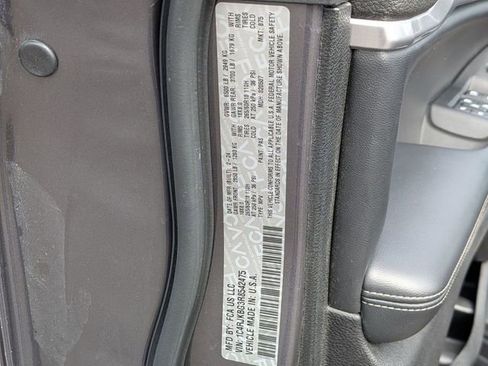 Certified 2024 Jeep Grand Cherokee L Limited w/ Luxury Tech Group II image 35