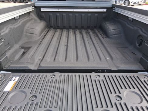 New 2026 Nissan Frontier SV image 7