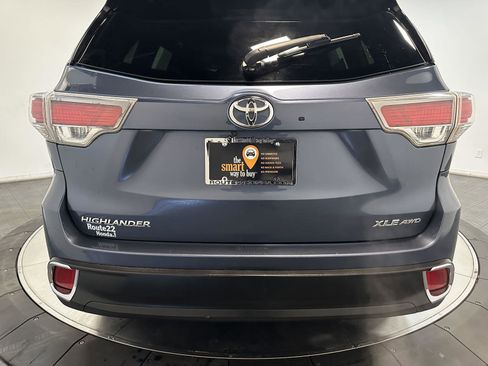 Used 2015 Toyota Highlander XLE image 12