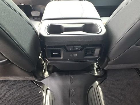 Used 2025 GMC Sierra 1500 AT4 w/ AT4 Premium Package AWD/4WD image 15