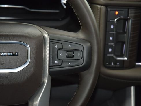 Used 2024 GMC Yukon Denali image 40