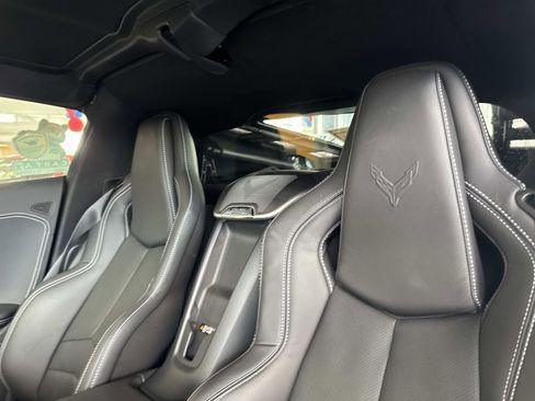 Used 2023 Chevrolet Corvette Stingray Preferred Cpe w/ Z51 Performance Package RWD image 18