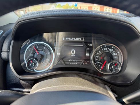 Used 2024 RAM 2500 Laramie AWD/4WD image 22
