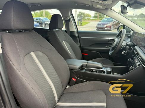 Used 2025 Hyundai Sonata SEL FWD image 22