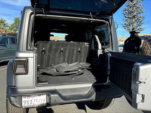 Used 2018 Jeep Wrangler Unlimited Sport S image 21
