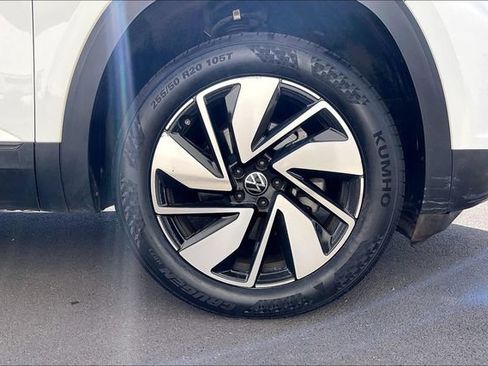 Used 2024 Volkswagen Atlas SE FWD image 9