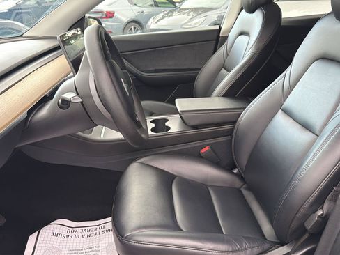 Used 2021 Tesla Model Y Long Range AWD/4WD image 12