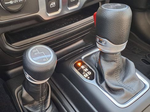 Used 2023 Jeep Wrangler Sport AWD/4WD image 15