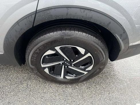 Used 2023 Kia Sportage LX image 14