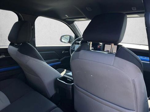 Used 2025 Toyota Tacoma TRD Off-Road image 22