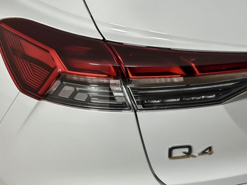 Used 2023 Audi Q4 e-tron Premium Plus w/ Premium Plus RWD image 27