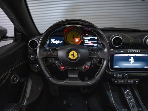 Used 2019 Ferrari Portofino image 39