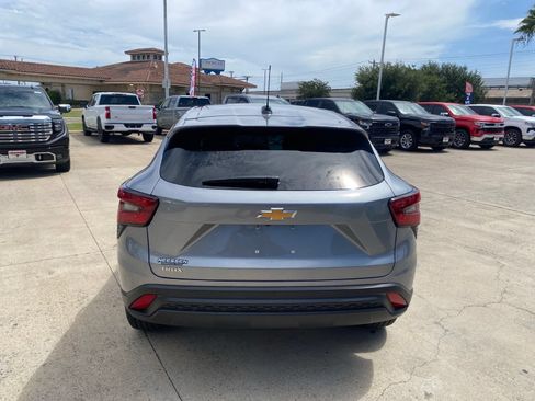 New 2026 Chevrolet Trax LS w/ LS Convenience Package FWD image 6