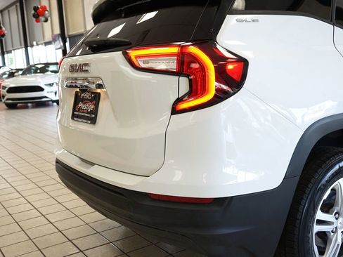 Used 2022 GMC Terrain SLE w/ Driver Convenience Package AWD/4WD image 14
