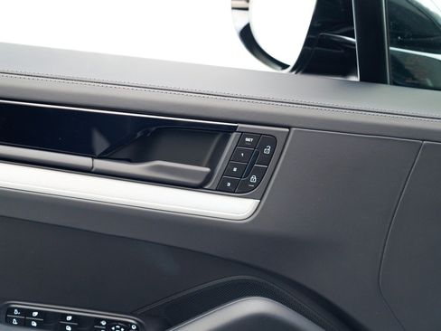 New 2026 Porsche Cayenne image 23